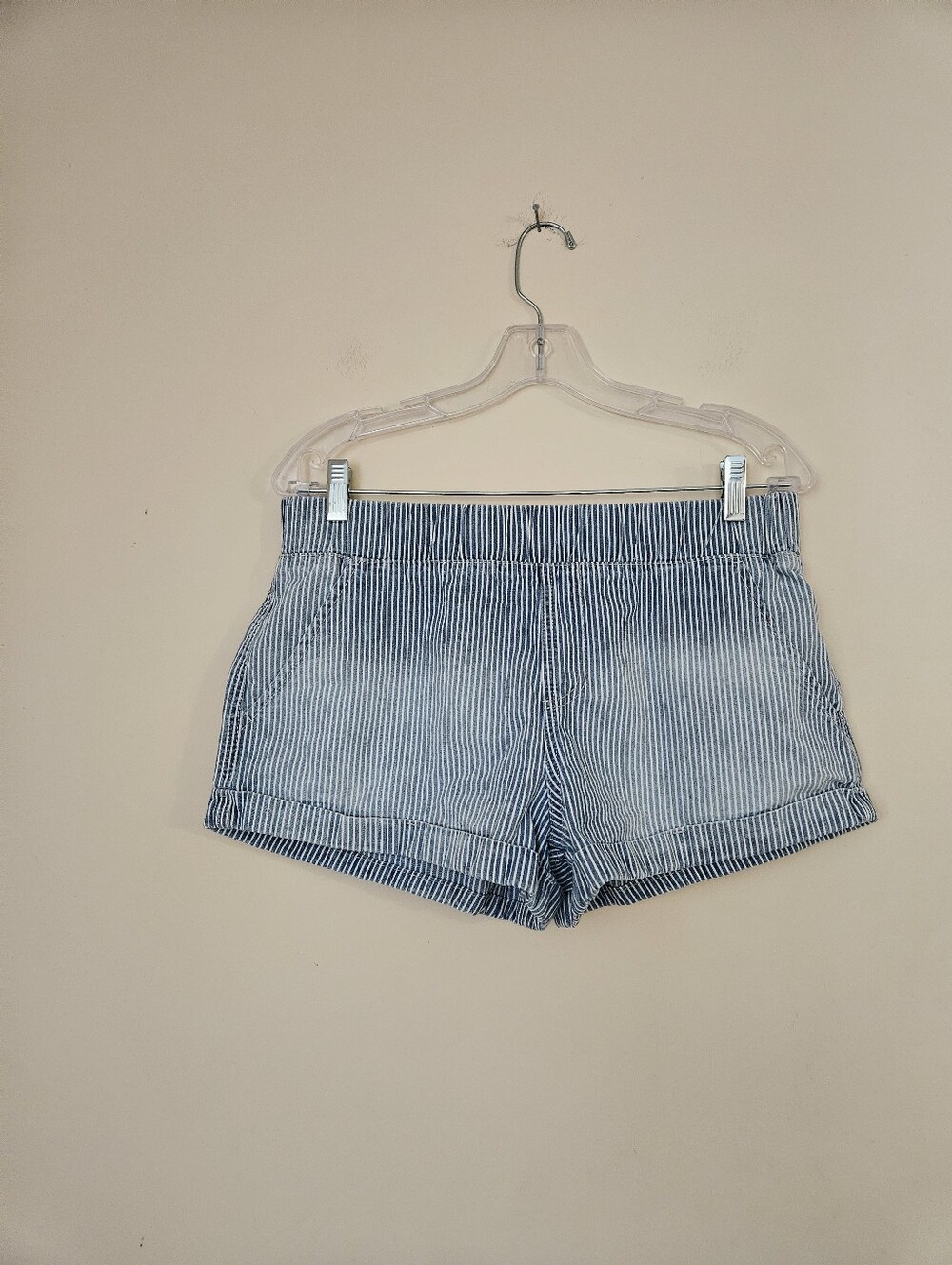 Rewash Light Blue Pinstripe Elastic-Waist Women's Shorts, Size Medium